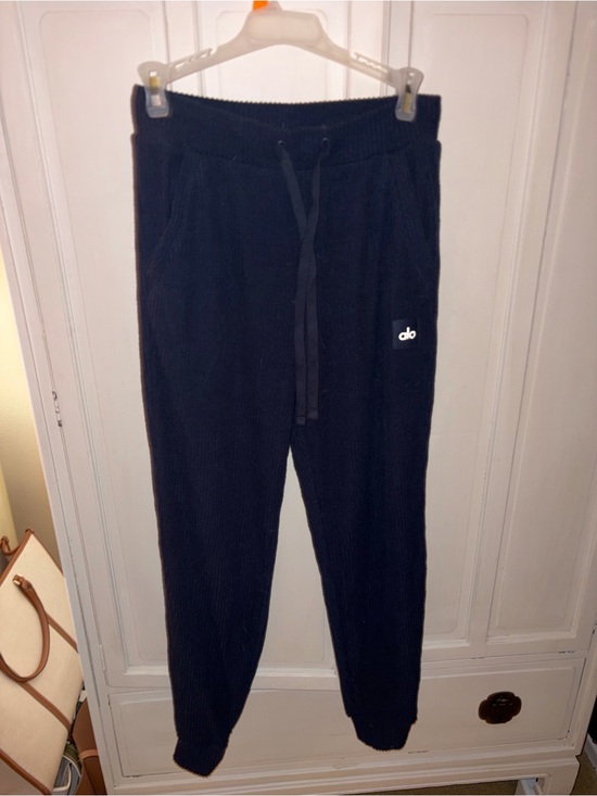 ALO Yoga Pants - Alo woman’s navy jogger